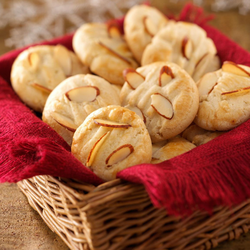 Almond Cookies (杏仁饼)